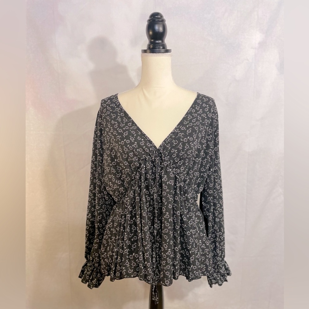 SHEIN | Tops | Shein Tie Front Blouse Womens Size 1XL | Floral